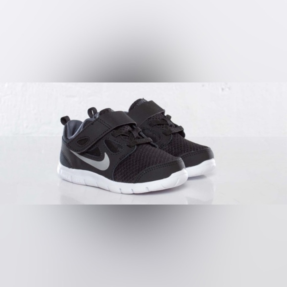 Nike Black toddler Trainer Sneakers size toddler 5
